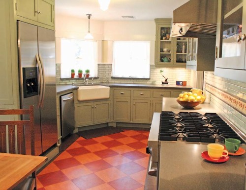 Linoleum is a truly vintage option having been in production for more than 150 years. It is entirely possible that there was linoleum in many of the kitchens in my building 100+ years ago. [<i>Source: <a href="http://www.oldhouseonline.com/best-flooring-choices-old-house-kitchens/" target="blank">Old House Online</a></i>]